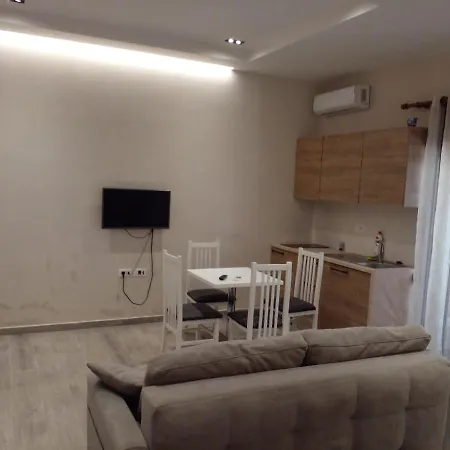 Nefertiti Durres